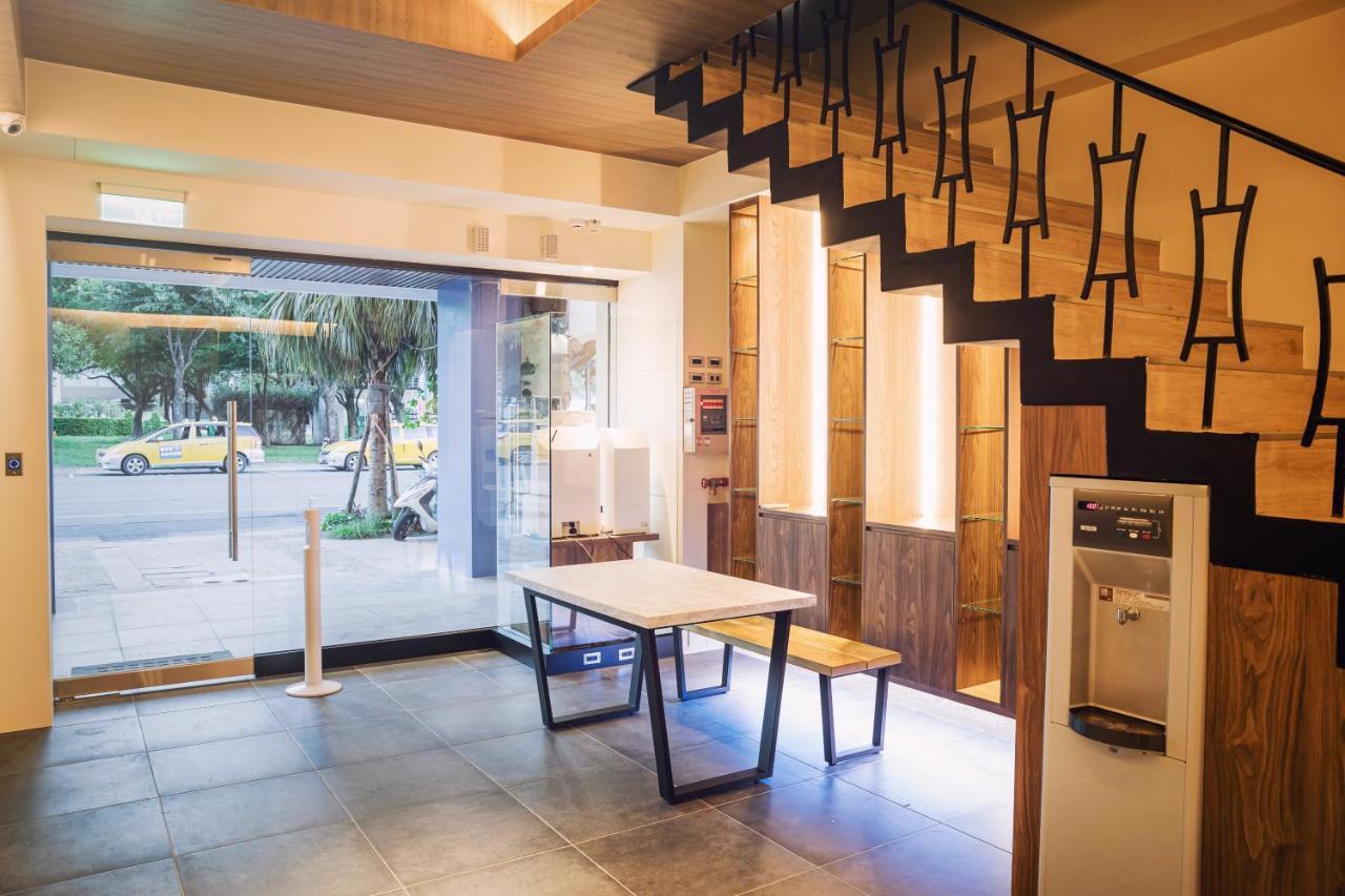 Traveller-Inn Day Moon Hotel T'ai-tung Extérieur photo