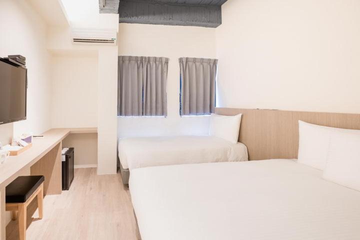 Traveller-Inn Day Moon Hotel T'ai-tung Extérieur photo