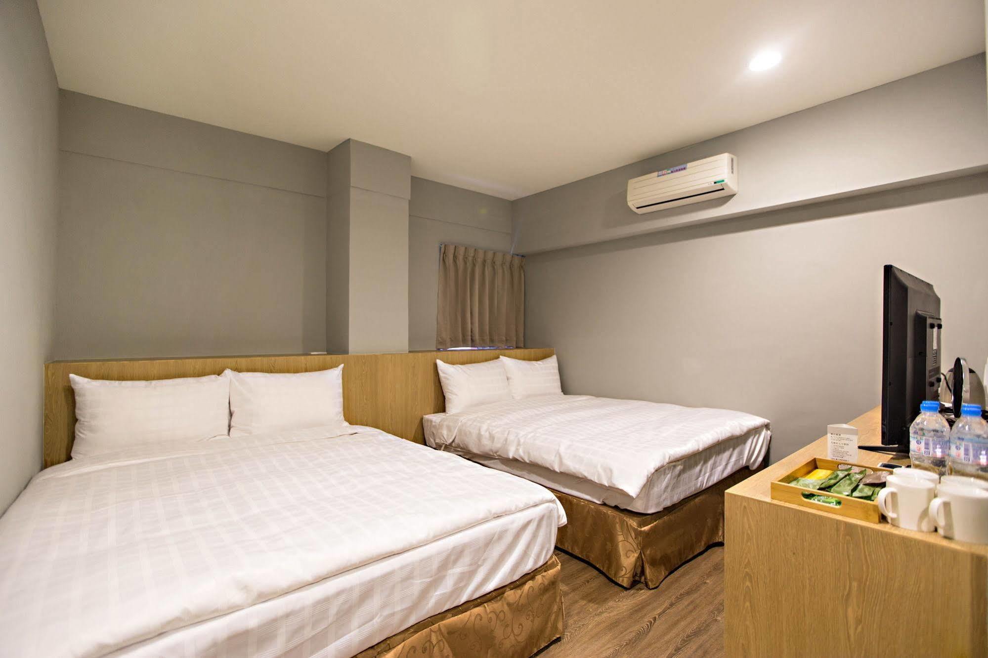 Traveller-Inn Day Moon Hotel T'ai-tung Extérieur photo