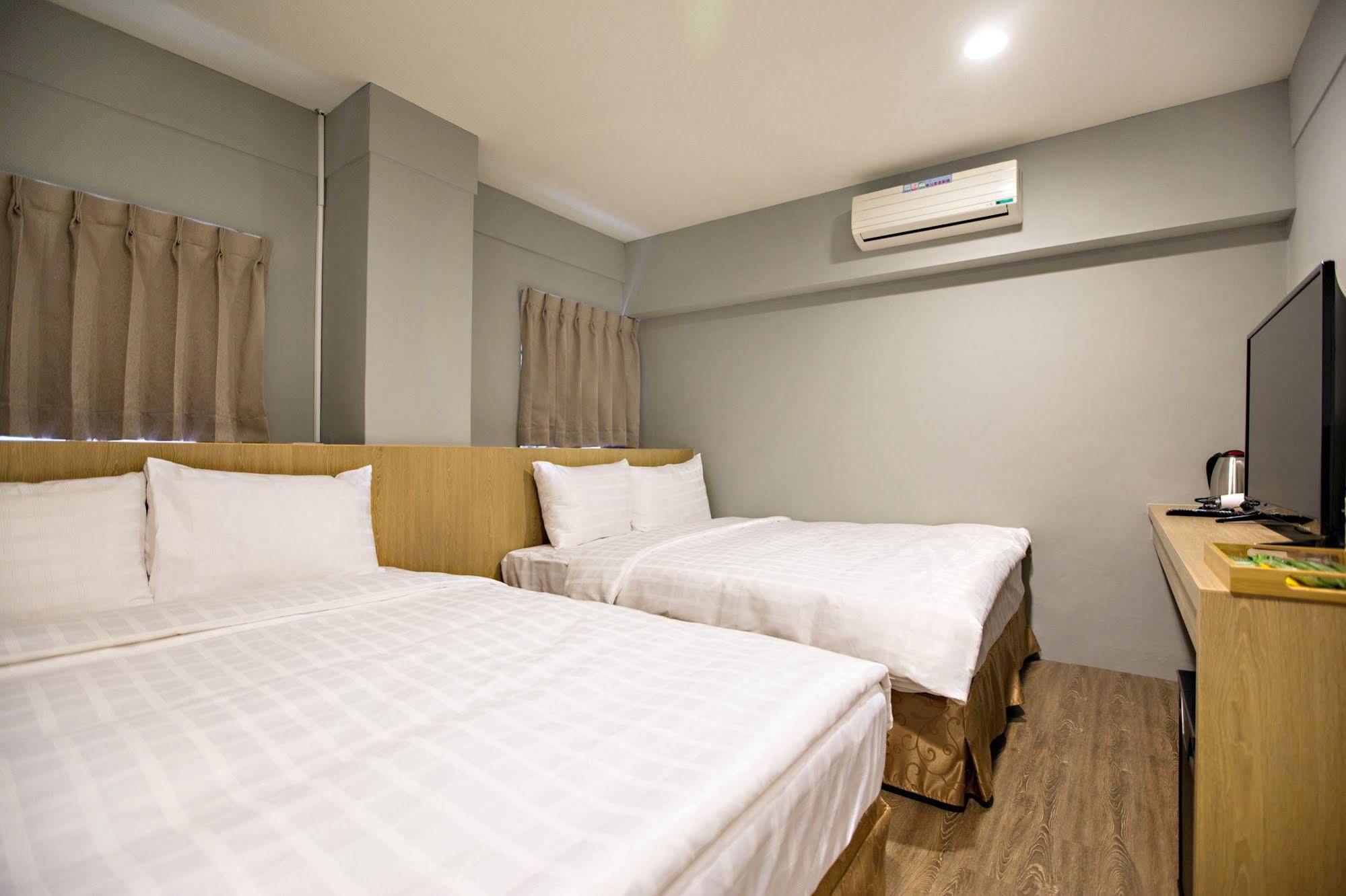 Traveller-Inn Day Moon Hotel T'ai-tung Extérieur photo