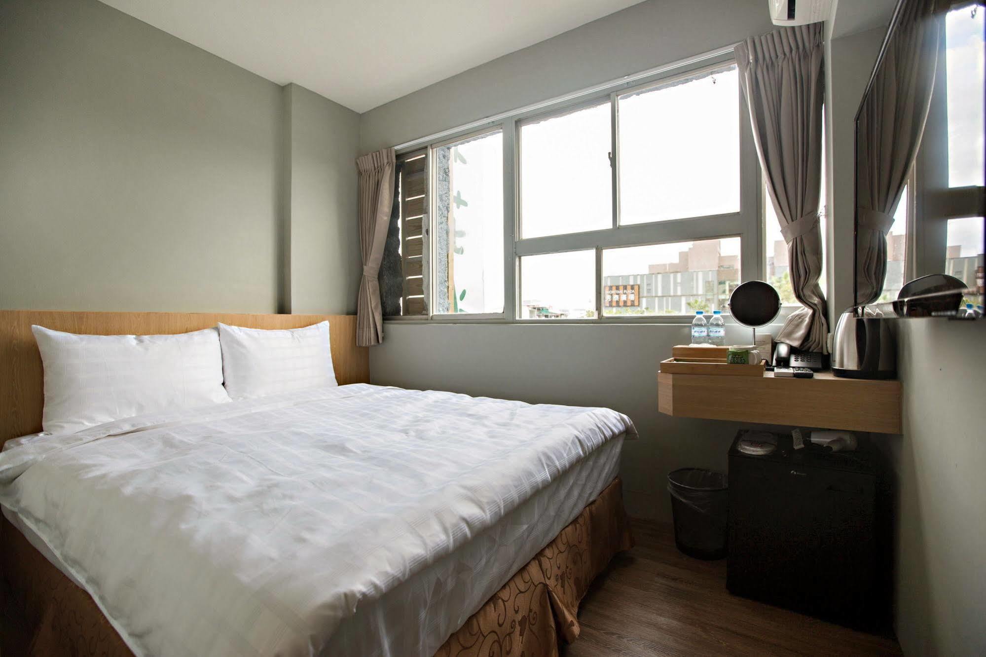 Traveller-Inn Day Moon Hotel T'ai-tung Extérieur photo