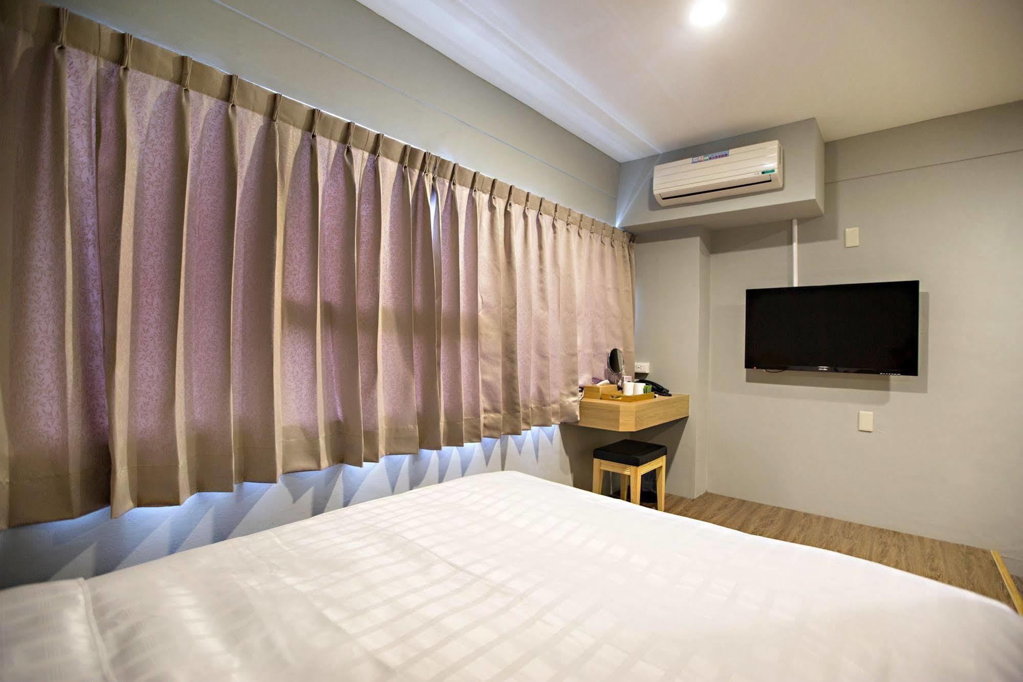Traveller-Inn Day Moon Hotel T'ai-tung Extérieur photo