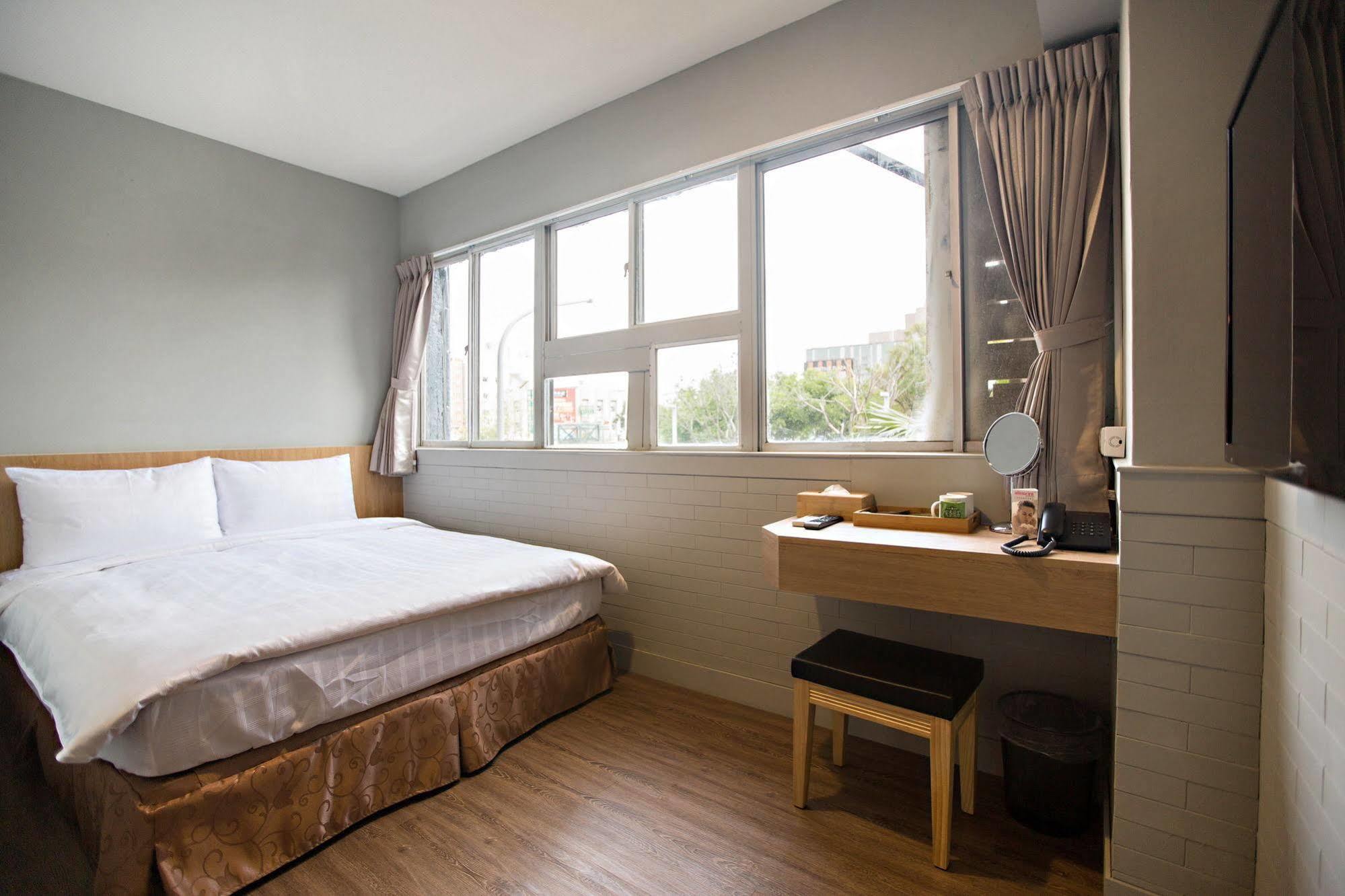 Traveller-Inn Day Moon Hotel T'ai-tung Extérieur photo