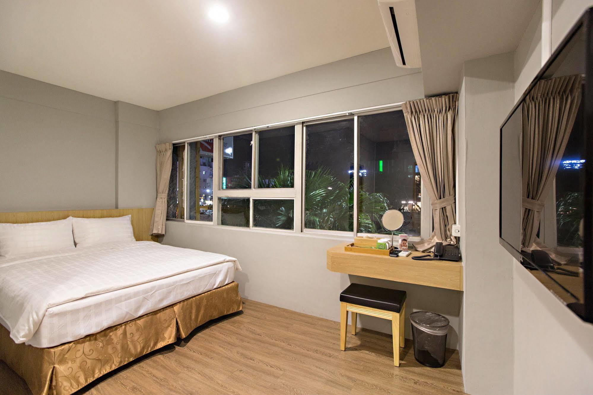 Traveller-Inn Day Moon Hotel T'ai-tung Extérieur photo